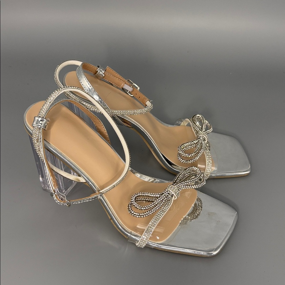 Elegant‎ Silver Strappy Women's Sandals 39/ US 8.5 - Picture 2 of 5